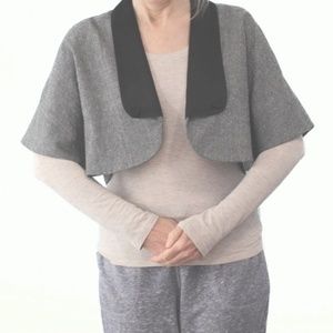 Black Halo Swing Cape Wrap Formal Ball Gala Size M